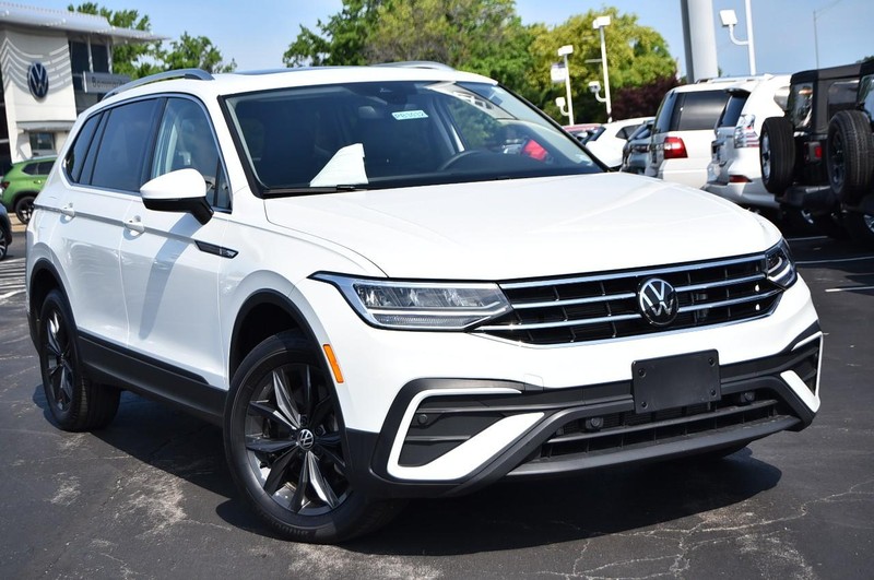 Volkswagen Tiguan Vehicle Image 02