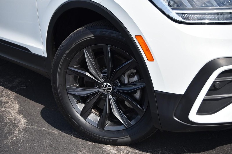 Volkswagen Tiguan Vehicle Image 03