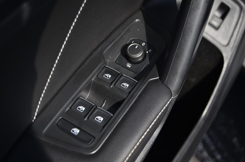 Volkswagen Tiguan Vehicle Image 08