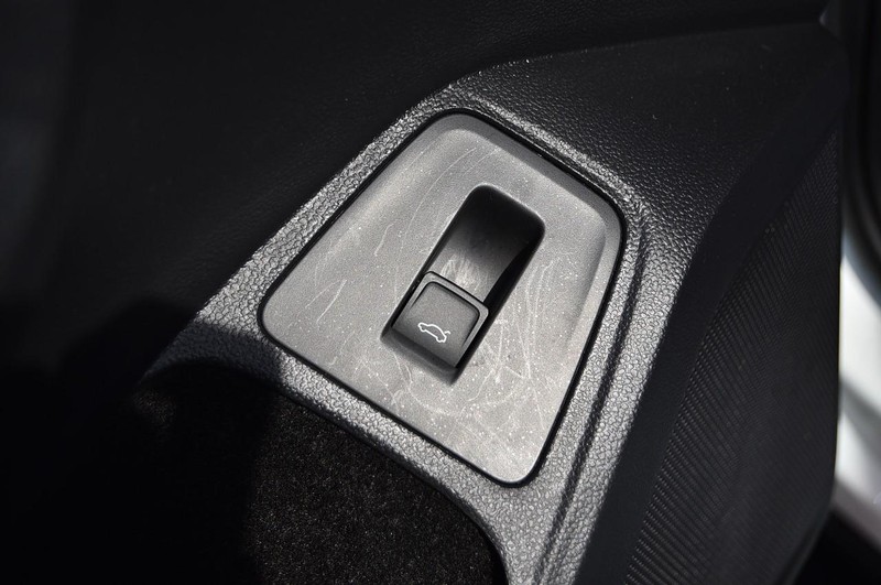 Volkswagen Tiguan Vehicle Image 09