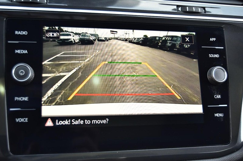 Volkswagen Tiguan Vehicle Image 13