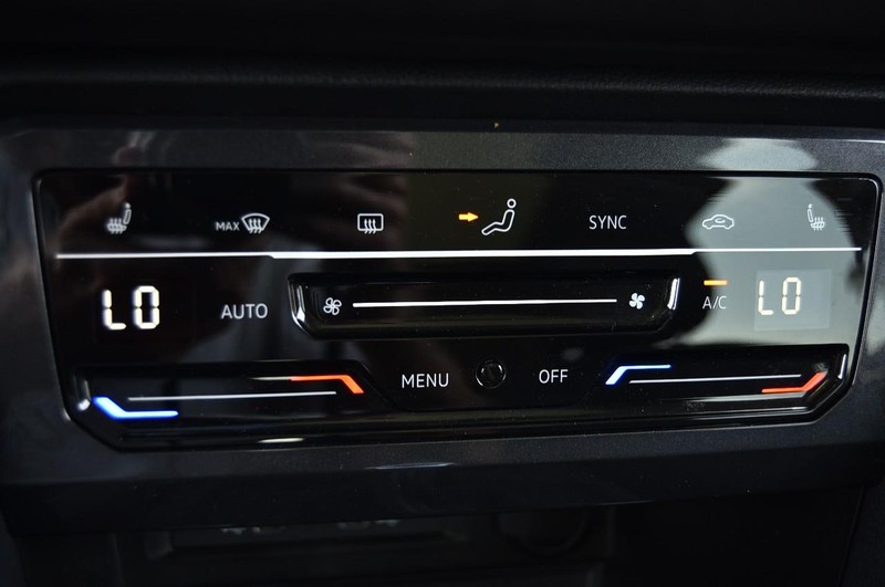 Volkswagen Tiguan Vehicle Image 15