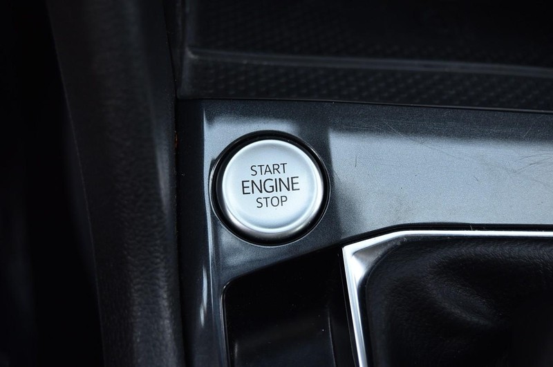 Volkswagen Tiguan Vehicle Image 17