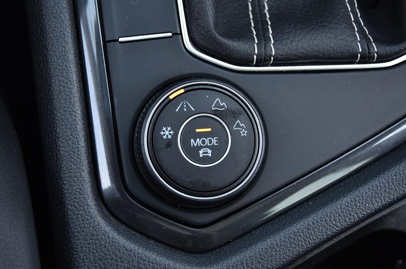 Volkswagen Tiguan Vehicle Image 18