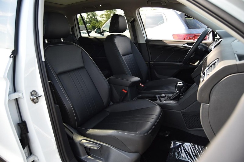 Volkswagen Tiguan Vehicle Image 21