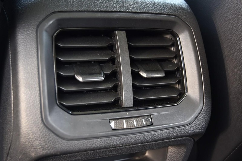 Volkswagen Tiguan Vehicle Image 24