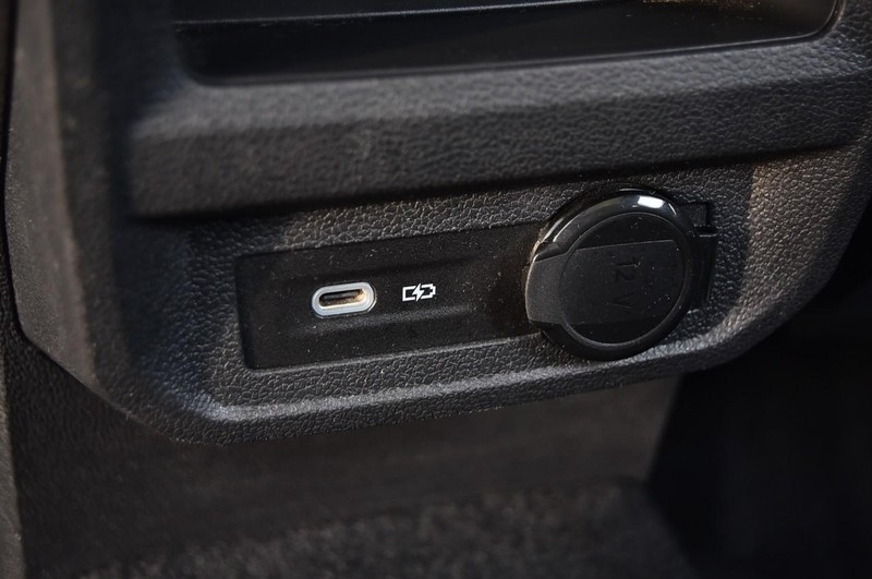 Volkswagen Tiguan Vehicle Image 25