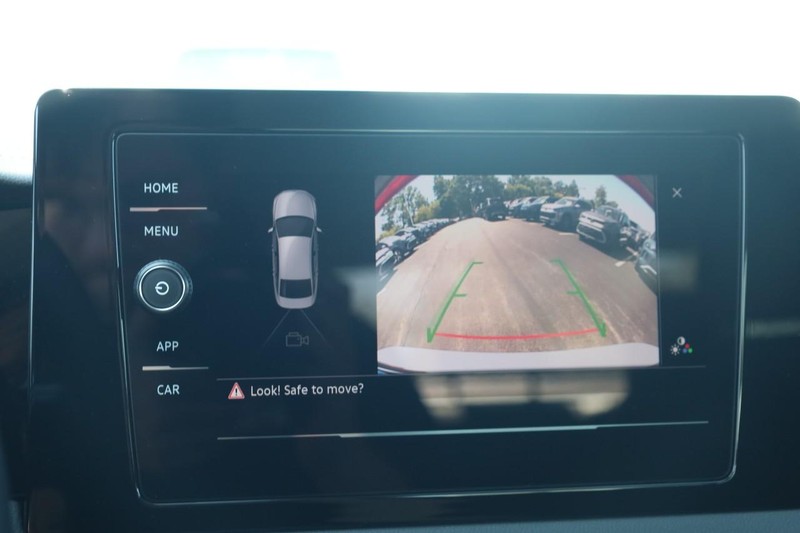 Volkswagen Jetta Vehicle Image 12