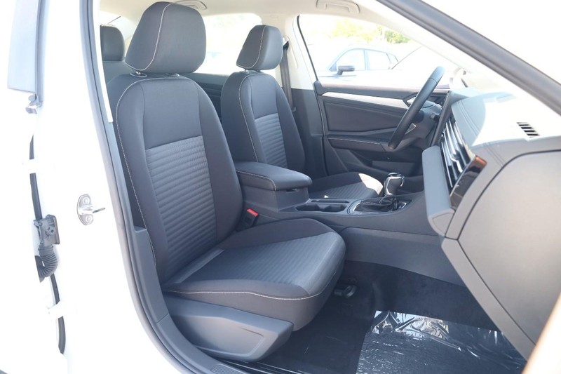Volkswagen Jetta Vehicle Image 23