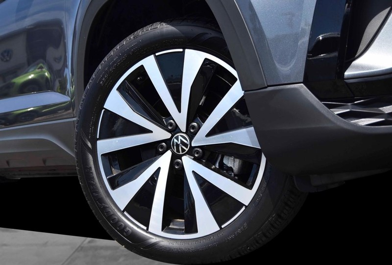 Volkswagen Taos Vehicle Image 03