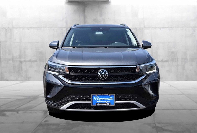 Volkswagen Taos Vehicle Image 04