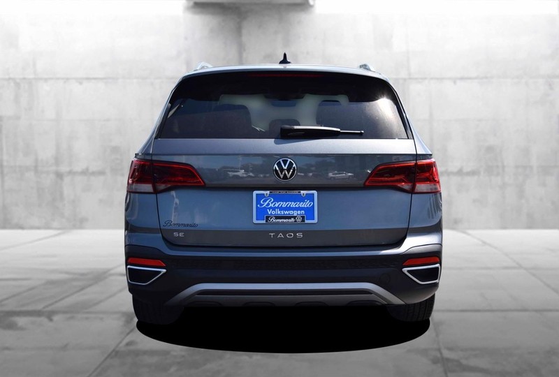 Volkswagen Taos Vehicle Image 06