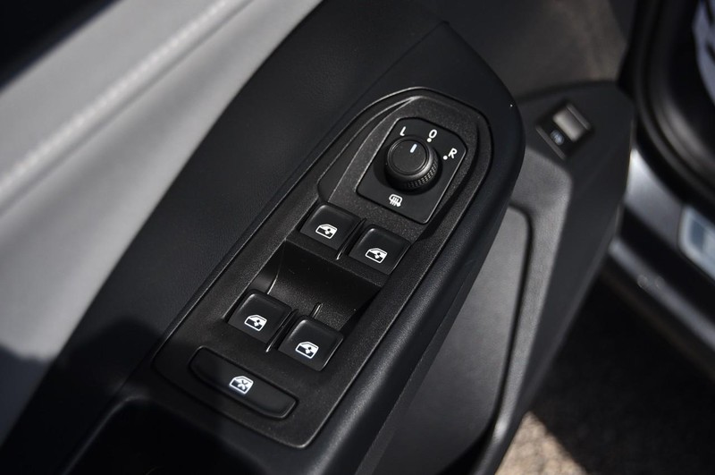 Volkswagen Taos Vehicle Image 08
