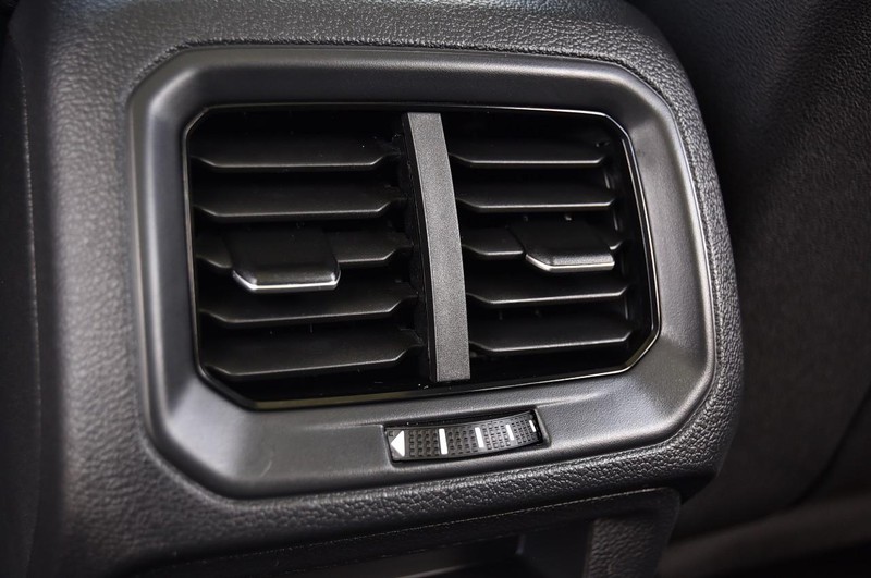 Volkswagen Taos Vehicle Image 23