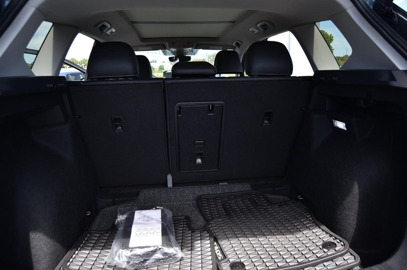 Volkswagen Taos Vehicle Image 25
