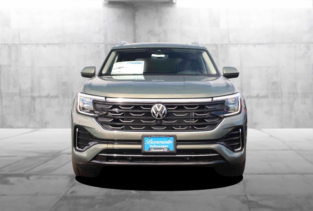 Volkswagen Atlas Vehicle Full-screen Gallery Image 4