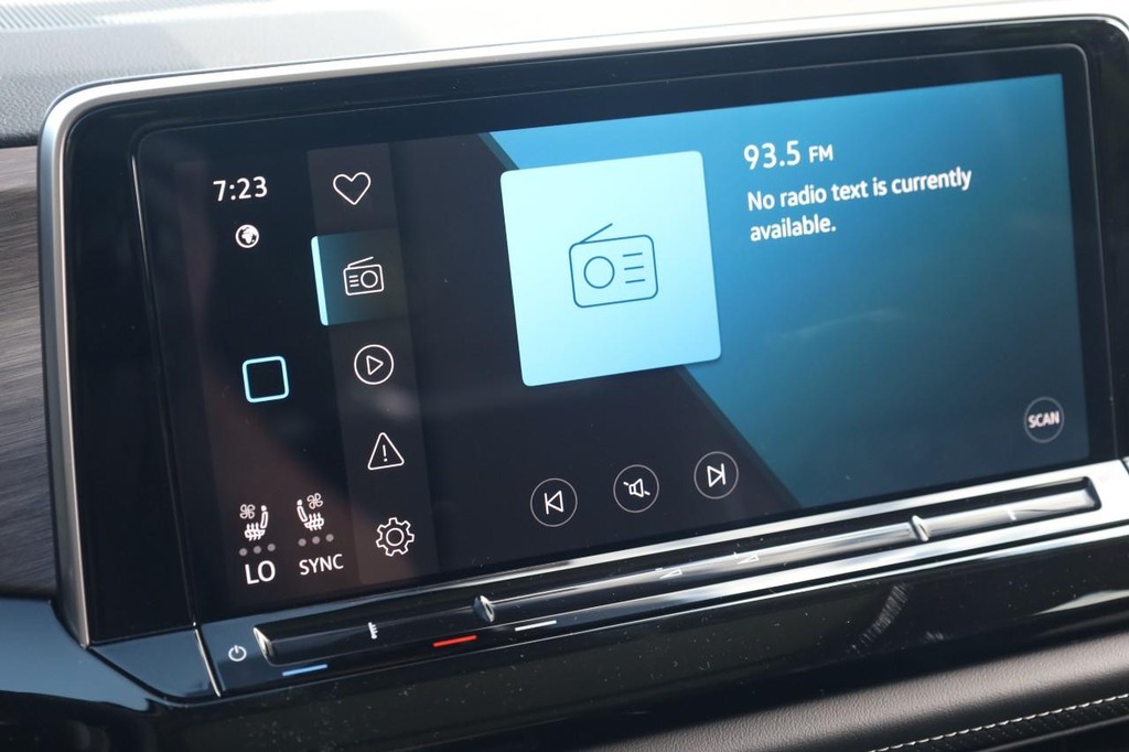 Volkswagen Atlas Vehicle Full-screen Gallery Image 16