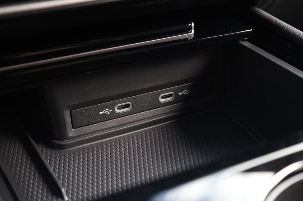 Volkswagen Atlas Vehicle Full-screen Gallery Image 19