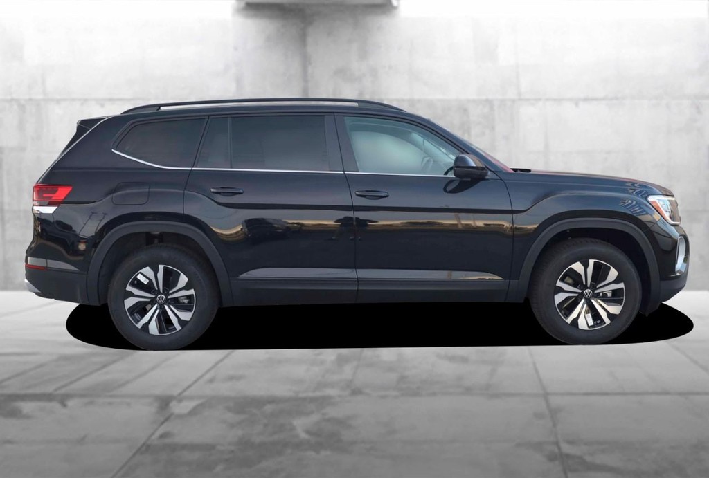 Volkswagen Atlas Vehicle Full-screen Gallery Image 5