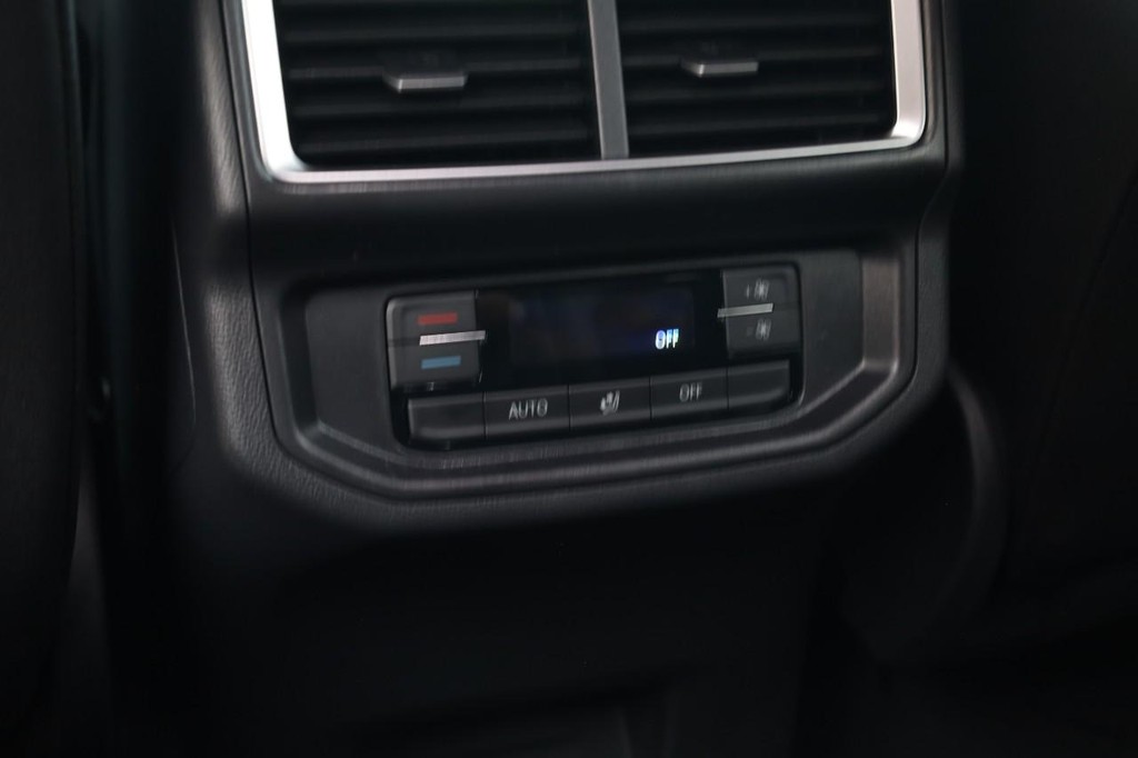 Volkswagen Atlas Vehicle Full-screen Gallery Image 23