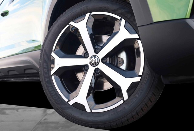 Volkswagen Taos Vehicle Image 03