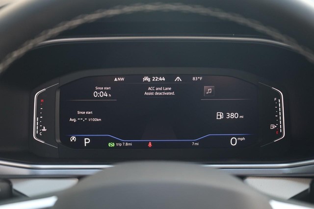 Volkswagen Taos Vehicle Image 12