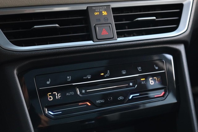 Volkswagen Taos Vehicle Image 16