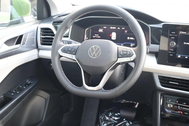 Volkswagen Taos Vehicle Image 26