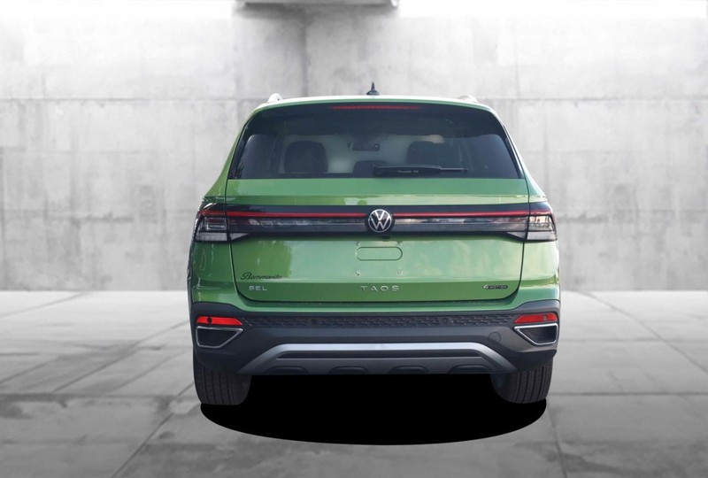 Volkswagen Taos Vehicle Image 06