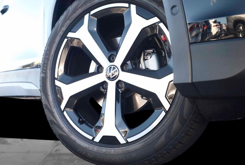 Volkswagen Tiguan Vehicle Image 03