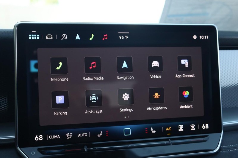 Volkswagen Tiguan Vehicle Image 11