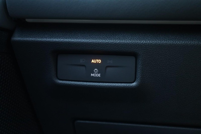 Volkswagen Tiguan Vehicle Image 18