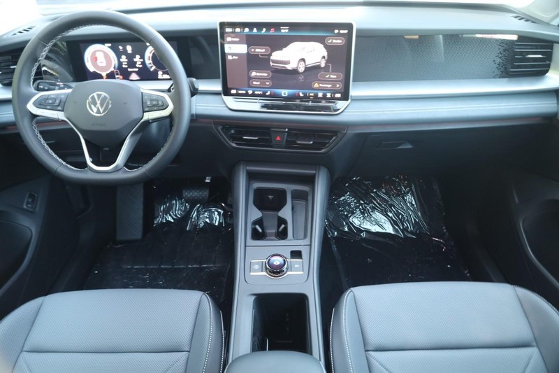 Volkswagen Tiguan Vehicle Image 21