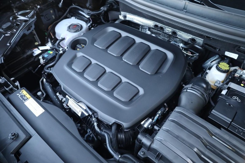 Volkswagen Tiguan Vehicle Image 24