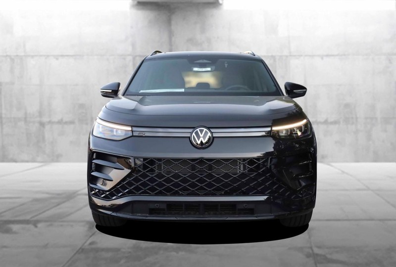 Volkswagen Tiguan Vehicle Image 04