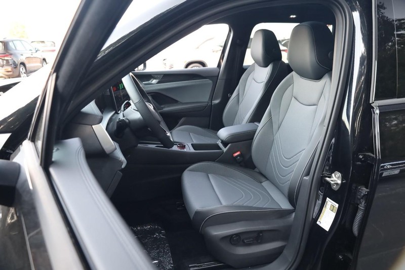 Volkswagen Tiguan Vehicle Image 08