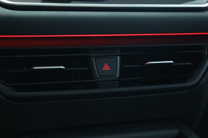 Volkswagen Tiguan Vehicle Image 15