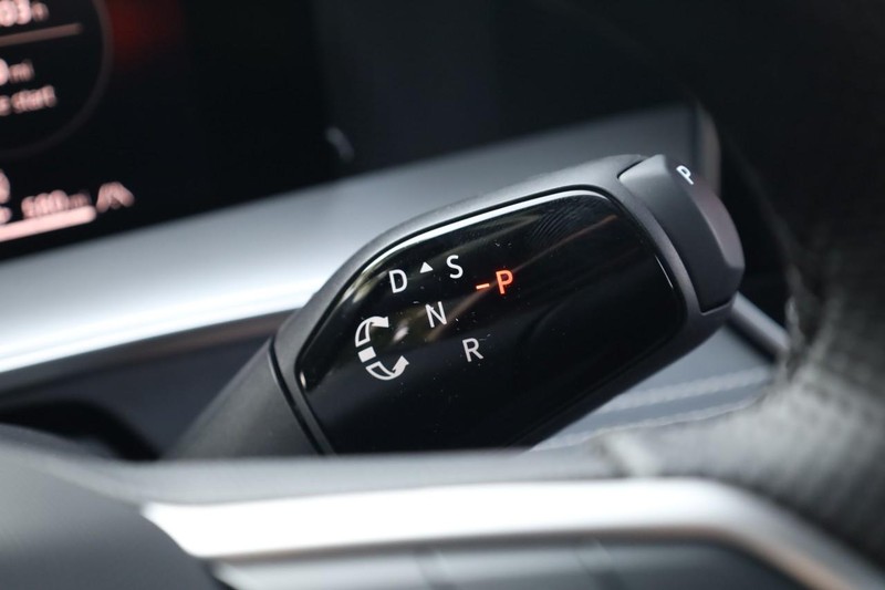 Volkswagen Tiguan Vehicle Image 16