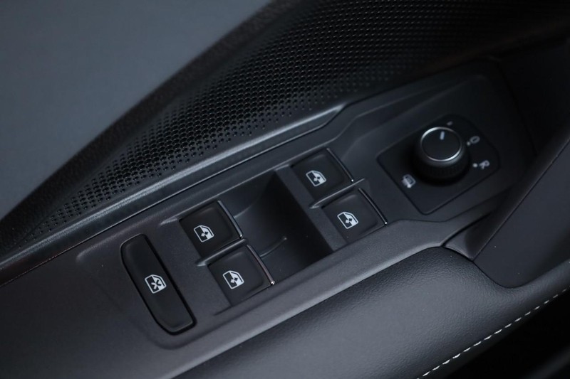 Volkswagen Tiguan Vehicle Image 19