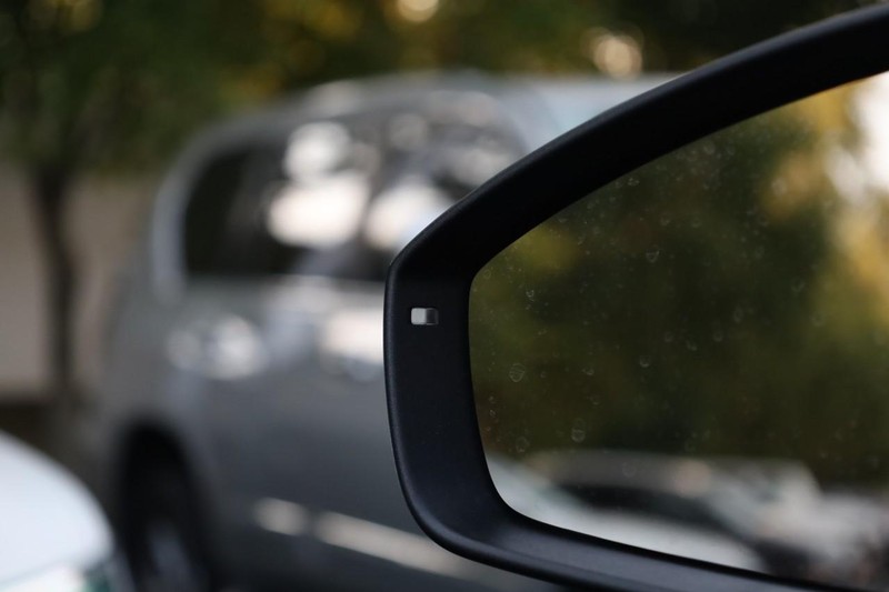 Volkswagen Tiguan Vehicle Image 21