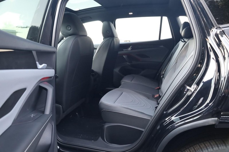 Volkswagen Tiguan Vehicle Image 22