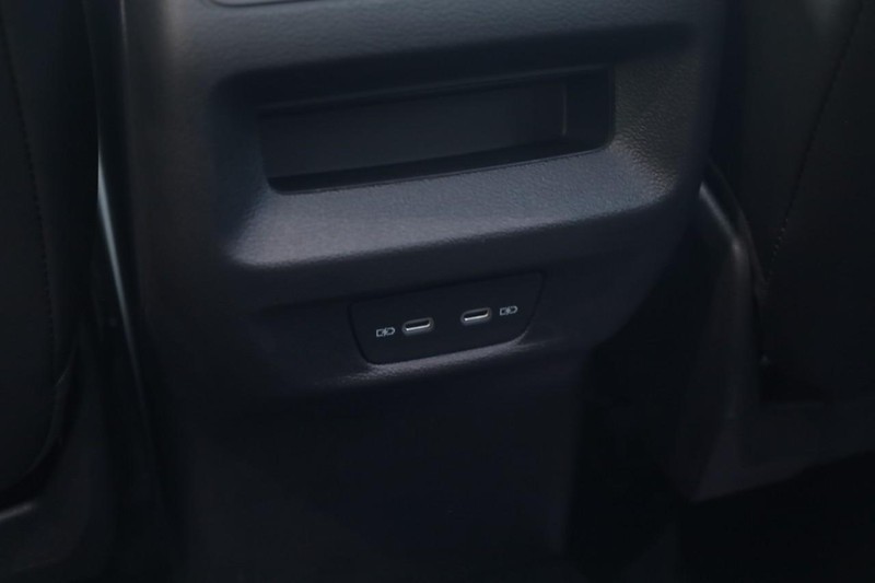 Volkswagen Tiguan Vehicle Image 23
