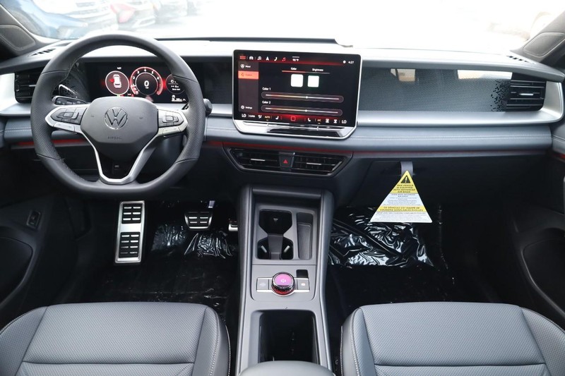Volkswagen Tiguan Vehicle Image 24