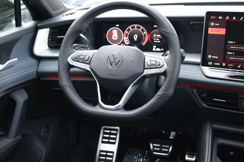 Volkswagen Tiguan Vehicle Image 25