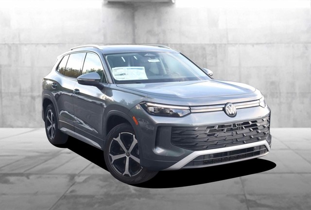 Volkswagen Tiguan Vehicle Image 02