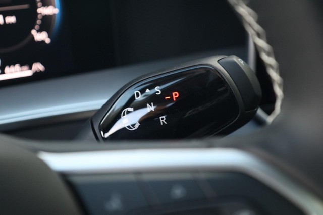 Volkswagen Tiguan Vehicle Image 15