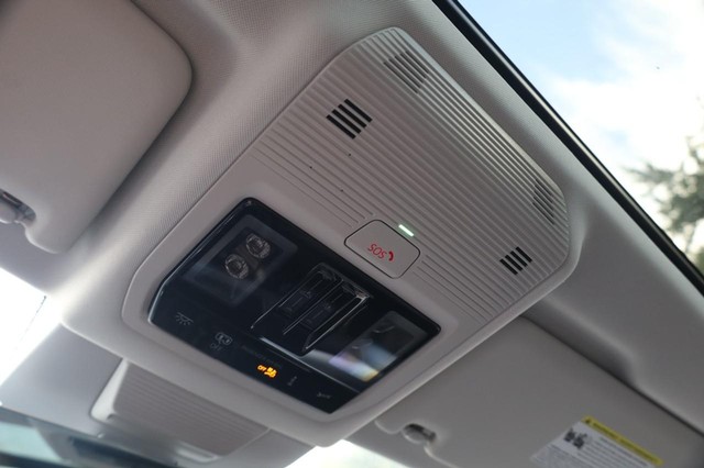 Volkswagen Tiguan Vehicle Image 17