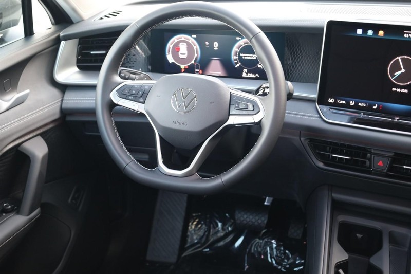 Volkswagen Tiguan Vehicle Image 23