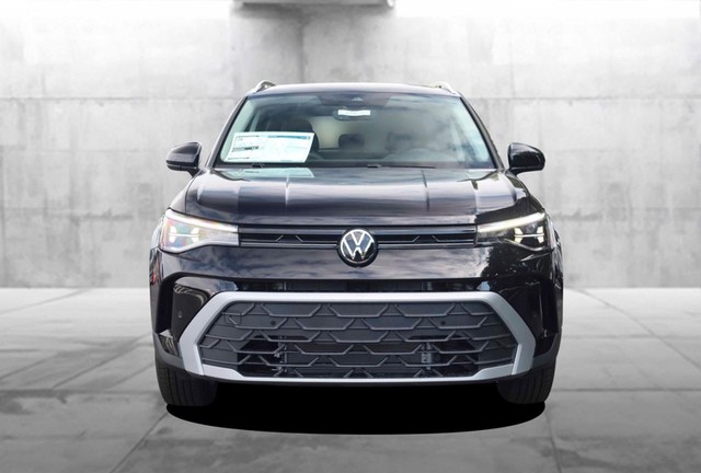 Volkswagen Taos Vehicle Image 04