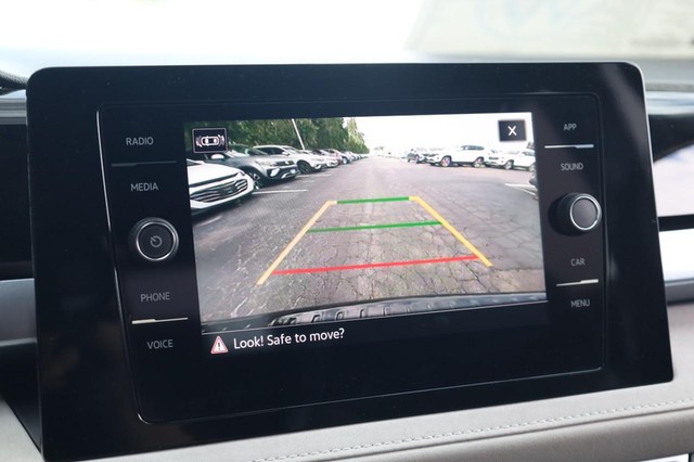 Volkswagen Taos Vehicle Image 12